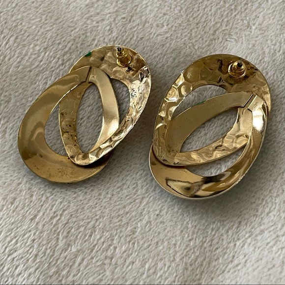 VINTAGE : Gold and Green Enamel Pierced Earrings - Picture 6 of 7